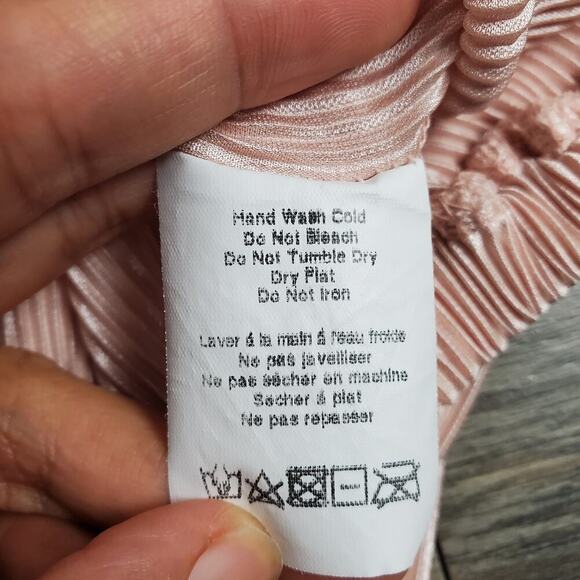 ASTR The Label Crop Plissé Top Blush Pink Size Small Textured Short Sleeve - Picture 5 of 9